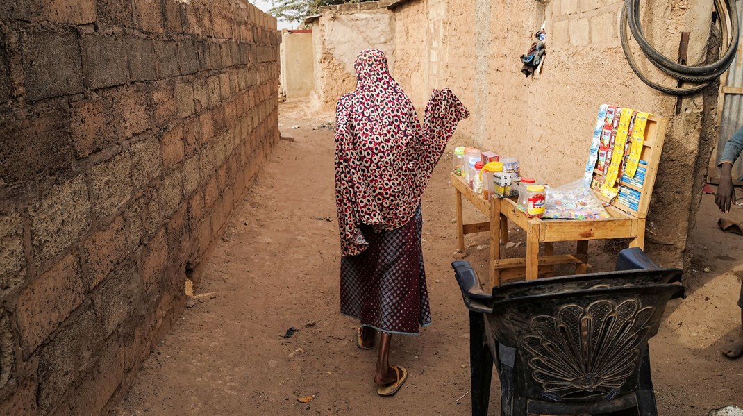 Det kan tage årtier, før demokratiske institutioner for alvor fungerer. Og der vil være tilbageslag undervejs – tænk blot på situationen lige nu i lande som Mali, Burkina Faso og Etiopien, skriver Flemming Møller Mortensen (S) og Anne Mette Kjær. Arkivfoto.