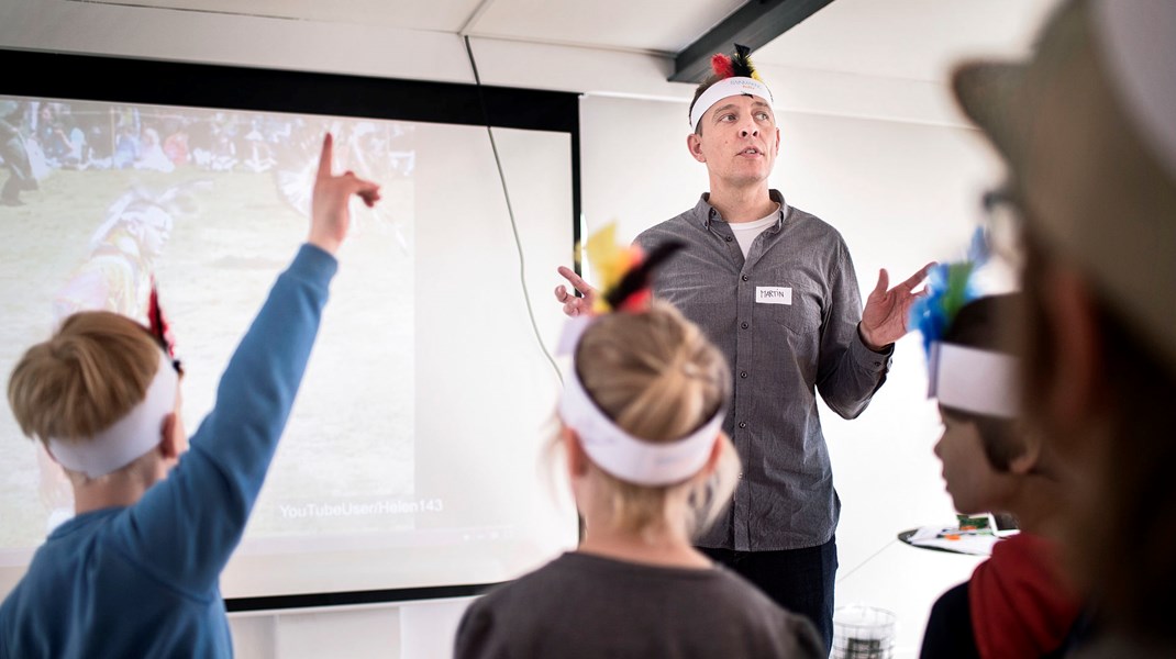 Vi skal sætte målrettet og systematisk ind i folkeskoleårene, inden de unge så at sige når at strande i ingenmandsland efter 9. eller 10. klasse, skriver Berit Toft Fihl.