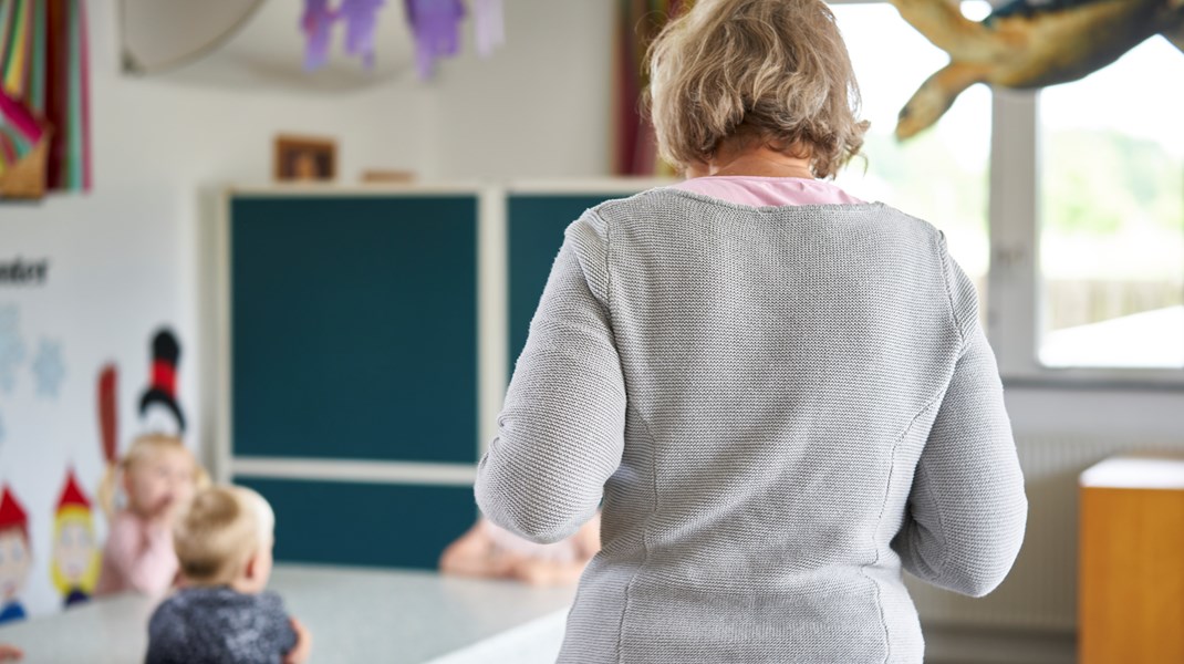 Daginstitutionerne lider under mangel på kompetente hænder, skriver Elisa Rimpel.