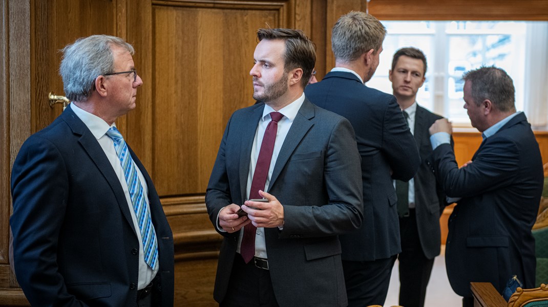 Erhvervsminister Simon Kollerup (S) har ved flere lejligheder udtalt, at der er brug for at stramme reglerne for ansvaret hos ledelser af bankerne i kølvandet på finanskrisen.