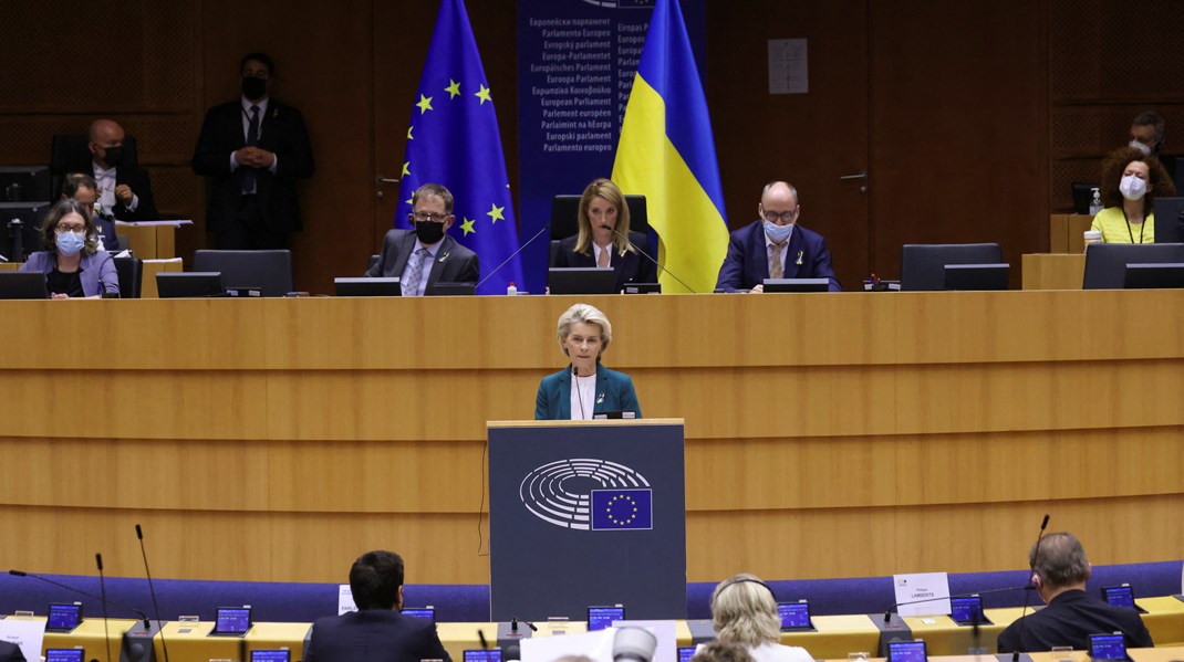 Søndag meldte kommissionsformand Ursula von
der Leyen første gang, at de to russiske statsmedier vil blive censureret i EU. Tirsdag i Parlamentet gentog hun, at de to medier 