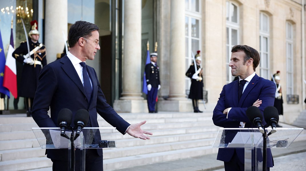 Den hollandske premierminister, Mark Rutte (t.v.) har ladet forstå, at det ikke er alle den franske præsident, Emmanuel Macrons (t.h.) ideer, han er lige vild med.