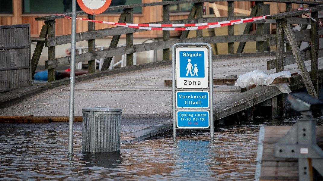 Stormen Malik gav i januar skader og skabte problemer med høje vandstande flere steder i landet. Derfor er flere aktører nu utålmodige efter at få sat den lovede klimatilpasningsplan på forhandlingsbordet.