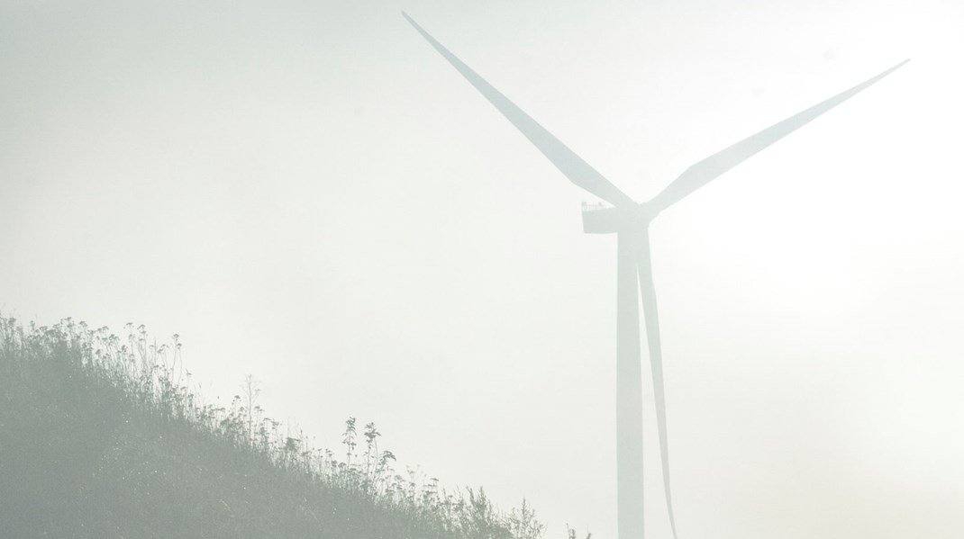 Vi investerer både i et bedre klima, i europæiske jobs og i vores egen sikkerhed, når vi investerer i vedvarende energi, skriver Ulrich Bang.