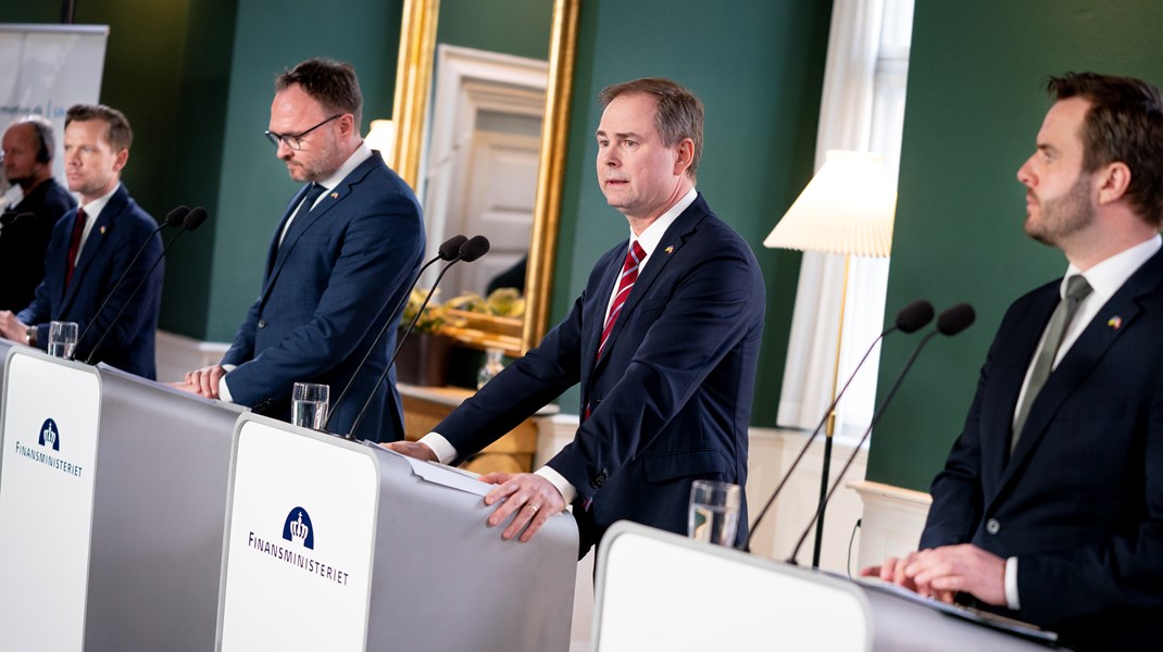 Selv om det umiddelbart kan lyde fortrøstningsfuldt, når finansminister Nicolai Wammen – som på pressemødet var flankeret af erhvervsminister Simon Kollerup (S) og klima-, energi- og forsyningsminister Dan Jørgensen (S) – håber på, at Danmark kun vil blive ramt af et ”mellemscenarie”, risikerer den pragmatiske forsigtighed at skabe en falsk tryghed, skriver Lars Trier Mogensen.