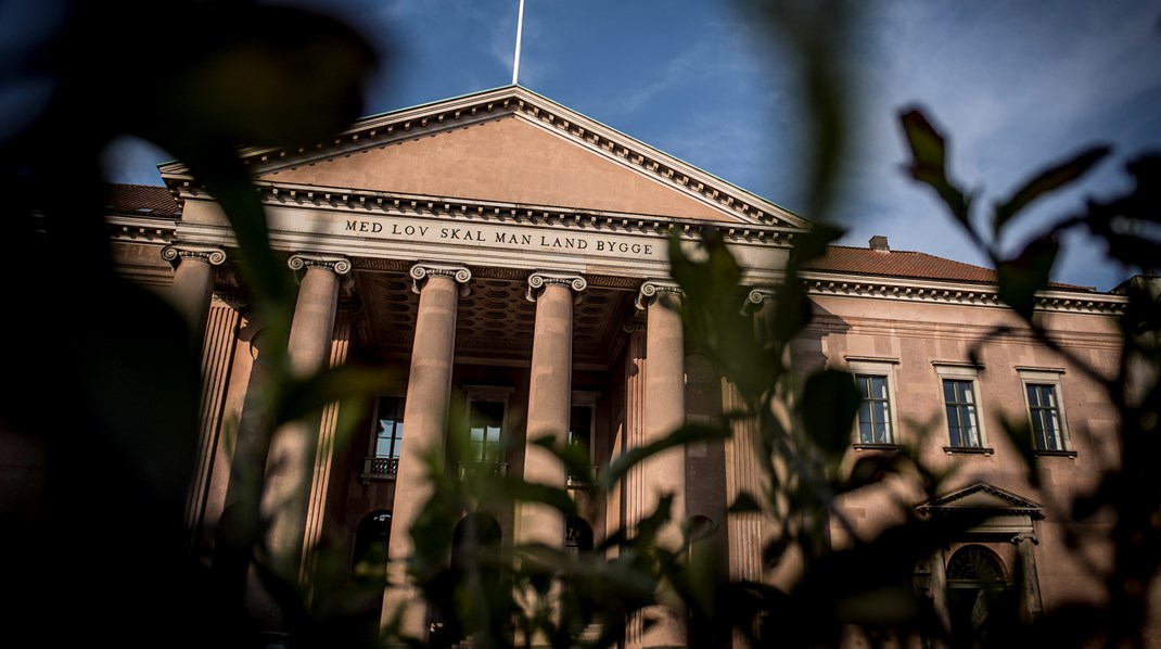 Sidste år steg sagsbehandlingstiderne i både civile sager og straffesager i de danske byretter.