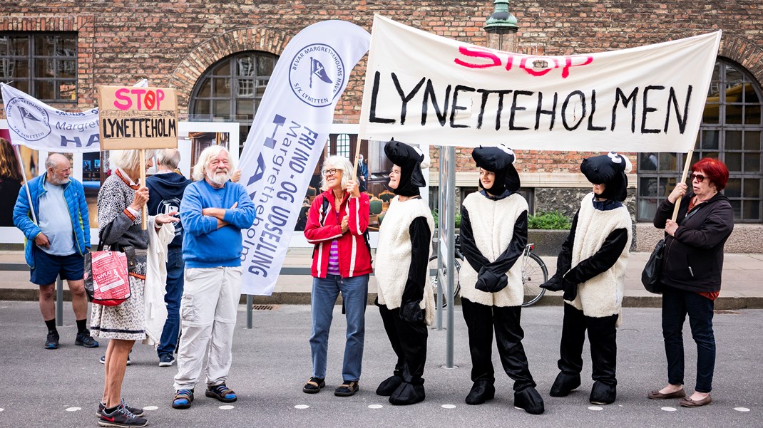 Facebookgruppen Stop Lynetteholm afholder demonstration udklædt som får, i Rigsdagsgården ved Folketingets hovedtrappe 3. juni 2021.