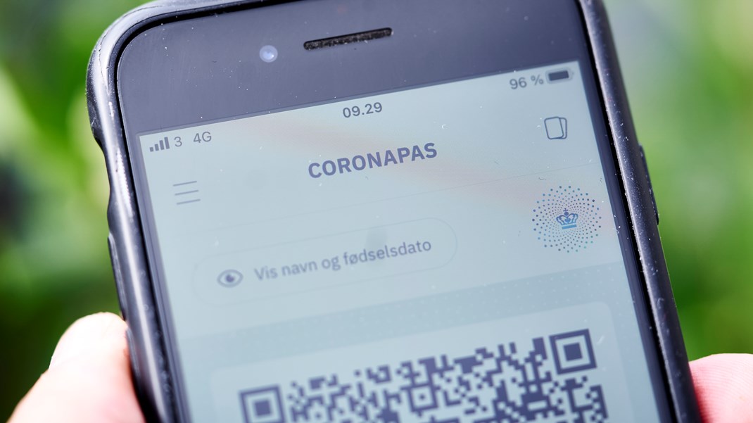 Digitalt coronapas og
smittestops-app var essentielle værktøjer i at få samfundet til at køre videre under coronakrisen.
Alligevel er der så godt som
ingen politisk debat om, hvad vi skal bruge digitaliseringen til over de
kommende år, skriver Rud Pedersen.