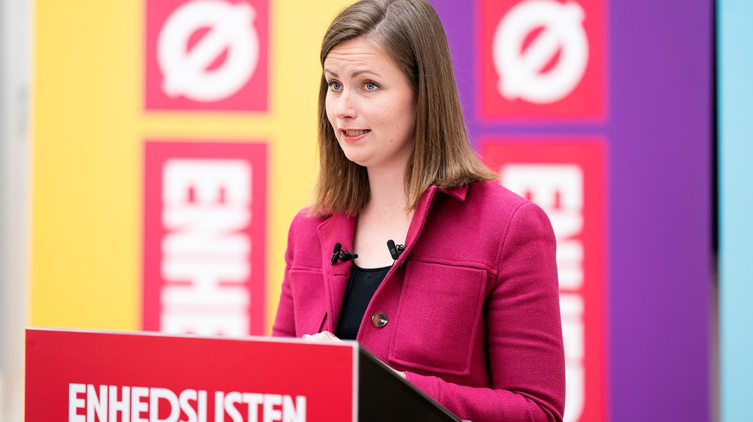 I weekenden afholder Enhedslisten sit årsmøde i Hafniahallen. Blandt de store politiske slagsmål er det især EU-spørgsmålet, som er på dagsordenen.