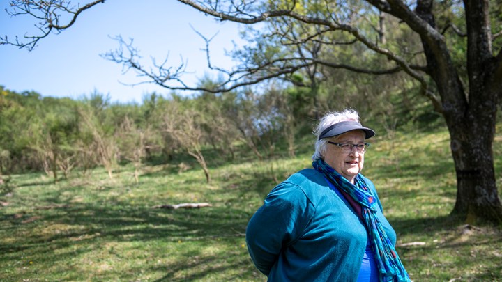 Grethe M. Laursen har svært ved at se, hvordan debatten om rewilding kan falde til ro lige foreløbigt. Men hun håber, konflikten snart dulmer, da hun frygter for områdets renommé.