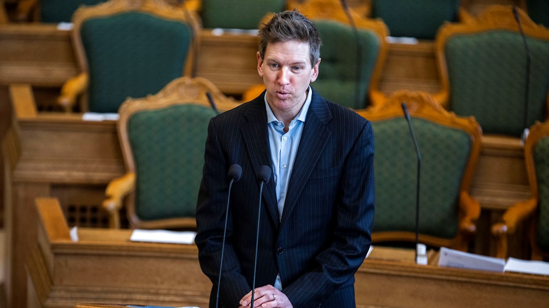 Rune Lund flytter til Kenya og genopstiller ikke til Folketinget.