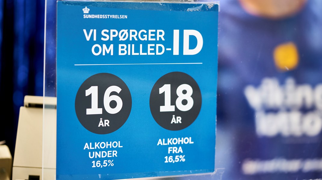 At ændre på aldersgrænsen for salg af alkohol, så unge under 18 ikke længere kan købe alkohol, vil helt naturligt flytte en stor del af det pres som en lang række andre unge, føler i de sidste år af folkeskolen og starten af ungdomsuddannelsesårene, skriver Sofie Holm.