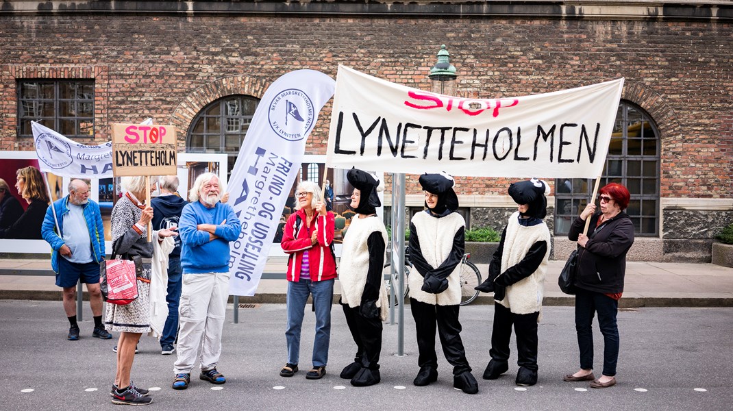 At priserne stiger er velkendt, og derfor har vi lagt en større buffer ind i projektet, hvorfor budgetrammen er højere. Det oversætter Lone Johnsen som en skandale, skriver Anne Skovbro.