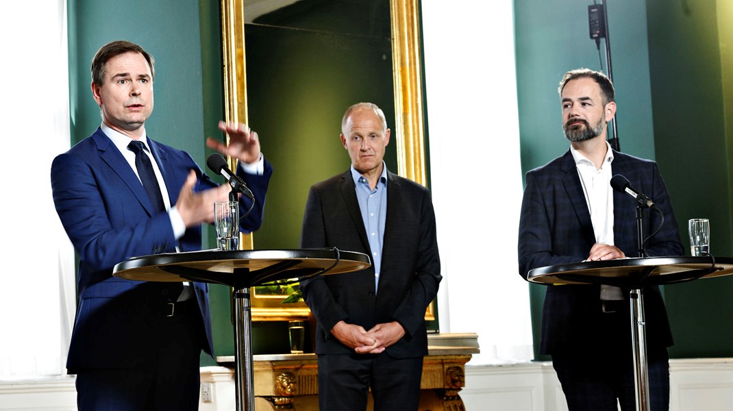 KL's formandskab Martin Damm (V) og Jacob Bundsgaard (S) har i en årrække haft svære økonomiforhandlinger med skiftende regeringer og senest finansminister Nicolai Wammen (S). Men de er altid endt med en aftale.