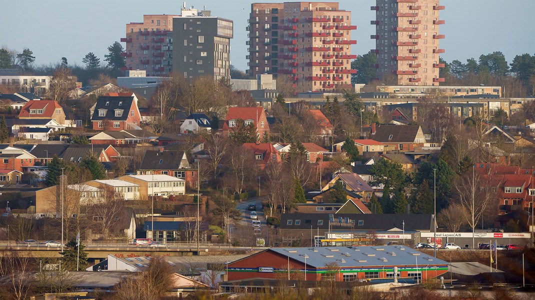 Der er behov for, at Danmark også igen går efter den grønne førertrøje, hvad angår energieffektivisering, skriver Christian Peter Ibsen og Rasmus Lindø Kaslund.