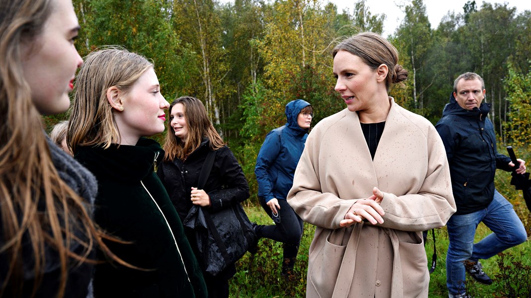 Miljøminister Lea Wermelin (S) skal mandag mødes med Bæredygtigt Landbrug. Organisationen har vundet et møde med ministeren efter at have budt højest i en auktion.