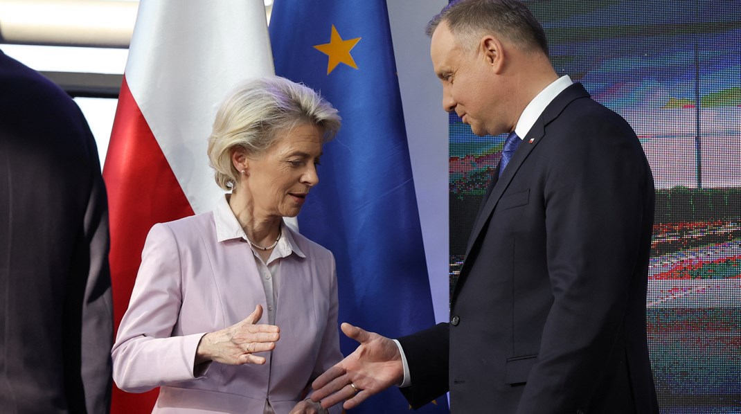 Nu har von der Leyen allerede godkendt Polens genopretningsplan, og vores egen statsminister har kaldt Polen et af de vigtigste lande i EU, så hvorfor i alverden skulle Lov og Retfærdighed droppe de retsreformer, de mener er af afgørende betydning, spørger Vibe Termansen.