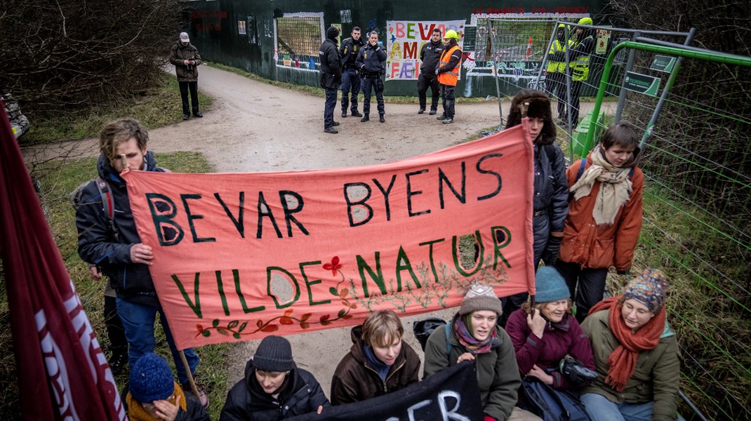 Teknik- og miljøborgmester Line Barfod er kommet i modvind i en sag om byggeriet på Amager Fælled, som hun og hendes parti Enhedslisten er imod. 