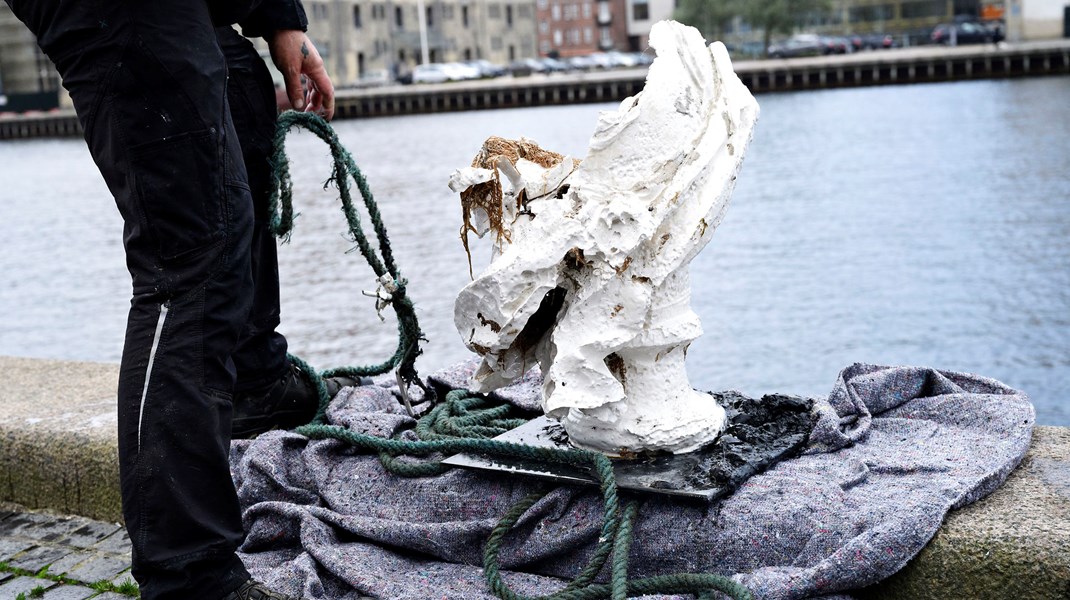 Busten, der blev smidt i havnen, er intet værd. Det er kopi af en anden kopi og er ikke registreret på Akademiet som kunst, skriver Helle Bolther Christensen. Arkivfoto.