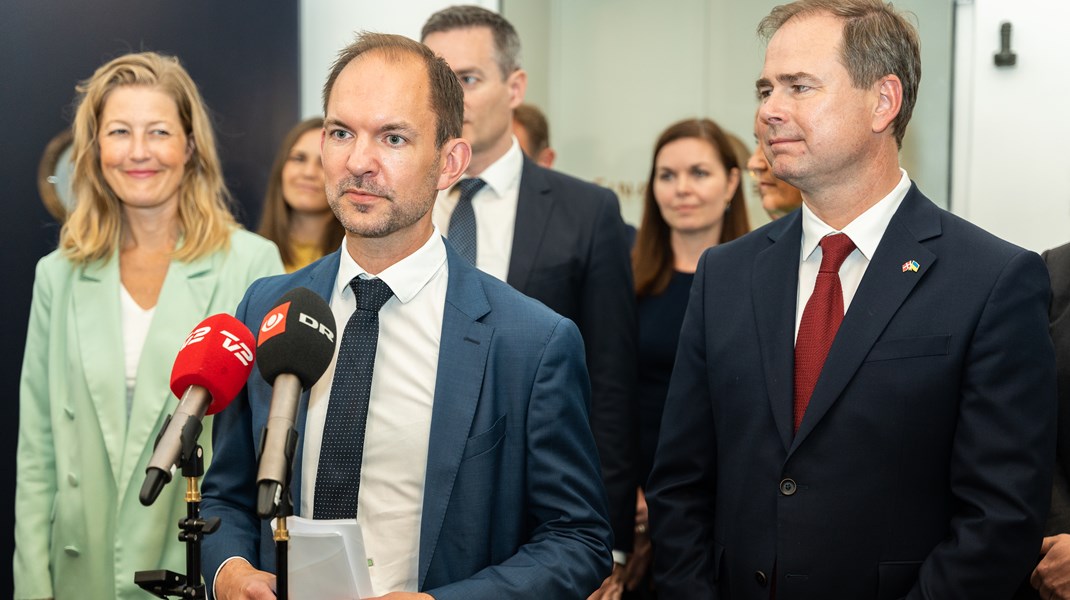 Klima, energi- og
forsyningsminister Dan Jørgensen (S) har netop præsenteret en grøn skattereform
sammen med finansminister Nicolai Wammen, skatteminister Jeppe Bruus (S) samt
repræsentanter fra aftalepartierne.