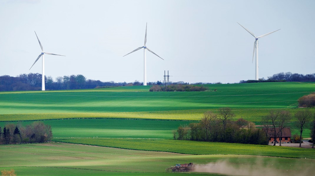 Der skal bygges mange vindmøller og solceller, mener Regeringen (Socialdemokratiet), Venstre, SF, Radikale, Enhedslisten, Konservative, Dansk Folkeparti, Liberal Alliance, Alternativet og Kristendemokraterne i ny aftale.