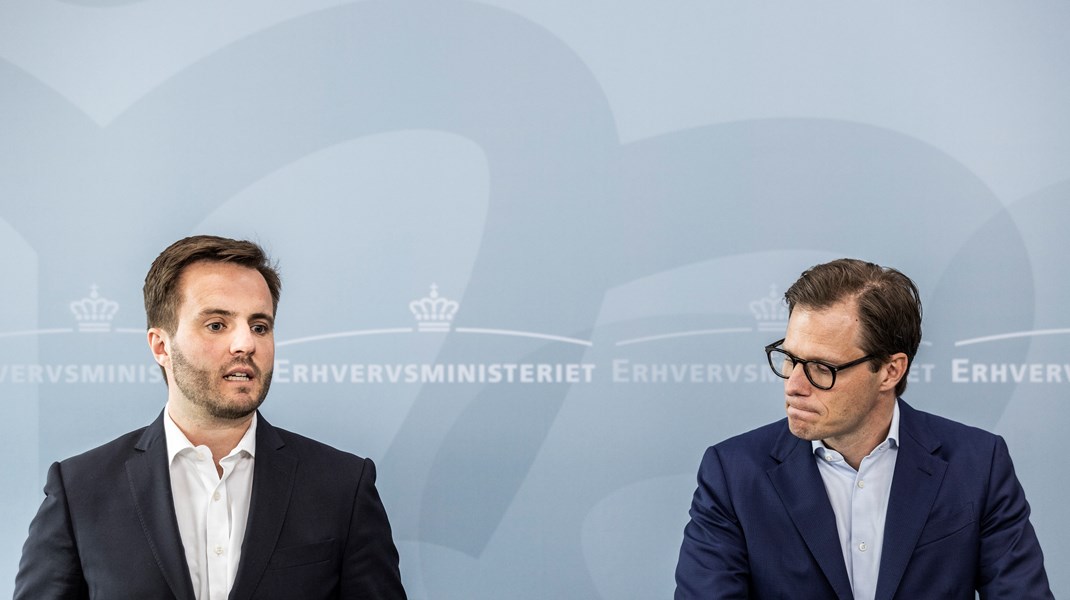 Erhvervsminister Simon Kollerup (S) afholdt 6. maj 2022 et pressemøde med formanden for Finans Danmark, Carsten Egeriis, om partnerskab med den finansielle sektor om grønne lån.