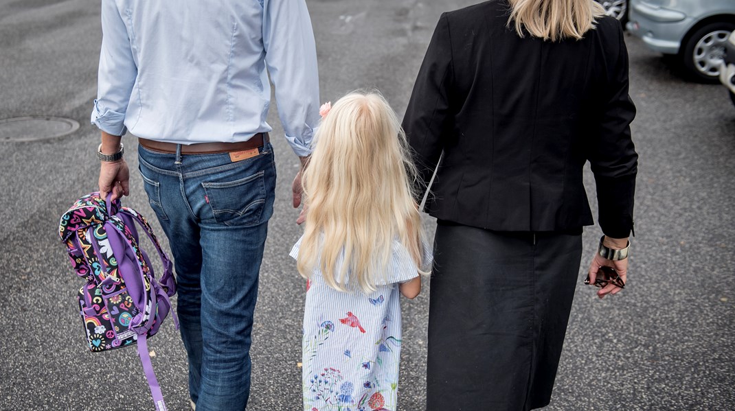 Vi glemmer ofte, at folkeskolen i samarbejde med forældrene skal give eleverne kundskaber og færdigheder, som der står i paragraf 1 i Folkeskoleloven, skriver Caroline Holdflod Nørgaard og Rasmus Edelberg .