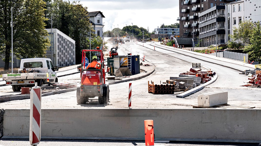 Landets kommuner har både lyst og råd til at bygge for meget mere, end de må i kraft af økonomiaftalen for 2023. Alene i kommuner som Odense og København skal de hidtidige forventninger til 2023 nu beskæres med en milliard.