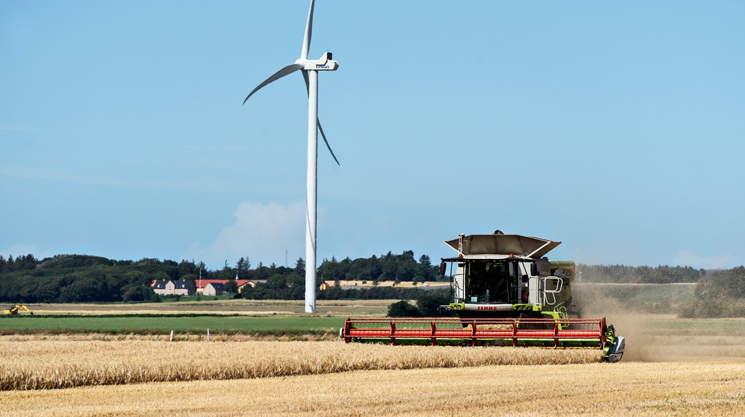 Når en bolig nedlægges og er fritliggende i en landzone, kan der ikke opføres en ny et andet sted i lokalområdet. Det betyder, at de husejere, som sælger deres bolig for at give plads til solceller og vindmøller, kan blive tvunget til at flytte helt væk fra lokalområdet, mener Steffen Damsgaard.