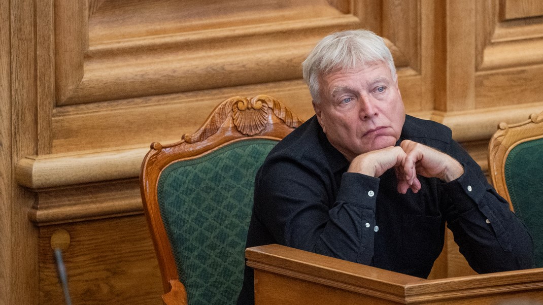 Uffe Elbæk stopper i Folketinget efter det kommende valg. Meget tyder på, at de to partier, han har stiftet, ryger samme vej