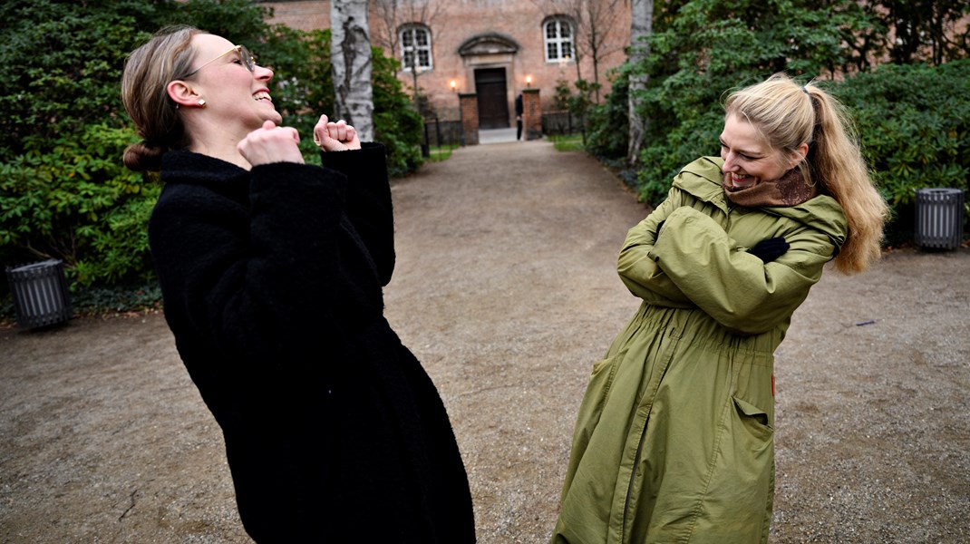 Der var stor glæde i rød blok, da man i 2020 satte penge af til at etablere 15 naturnationalparker. Miljøminister Lea Wermelin (tv) og den radikale miljøordfører Zenia Stampe (th).