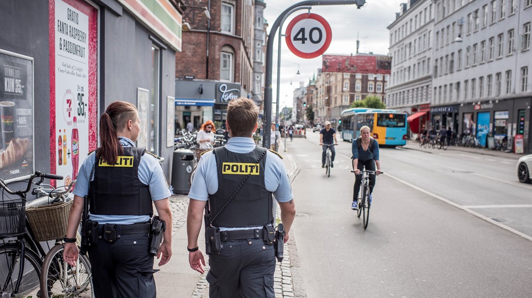 Politiet skal ikke blot møde borgerne på gaden fremadrettet. De skal også møde dem på nettet. 