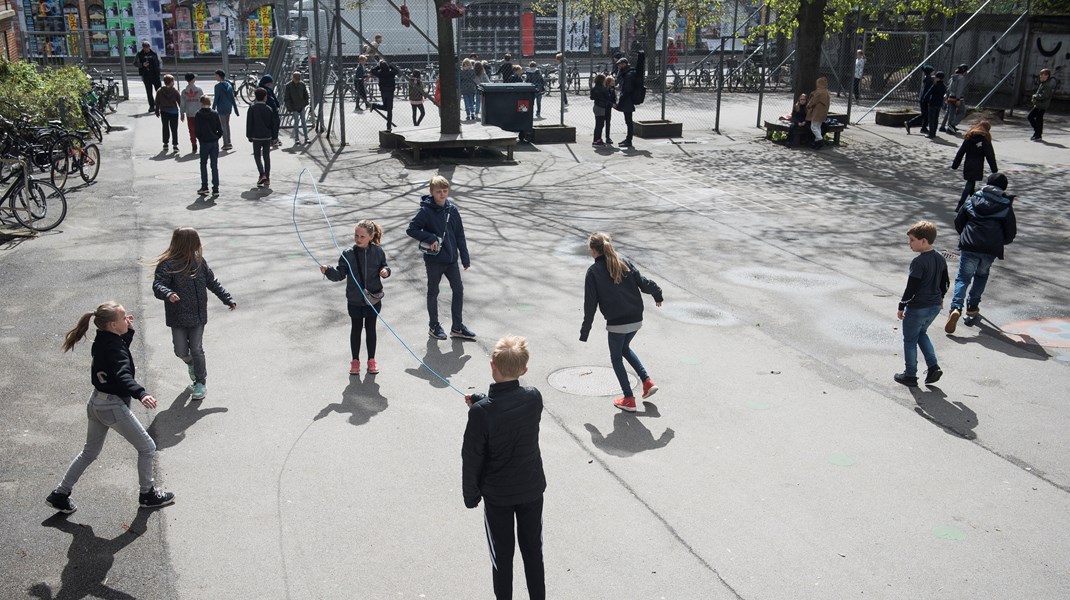 Vi skal blive skarpere på, hvordan trivsel kan forstås, og hvordan vi kan arbejde sammen om at understøtte børn og unges trivsel, skriver Andreas Rasch-Christensen og Mette Molbæk.