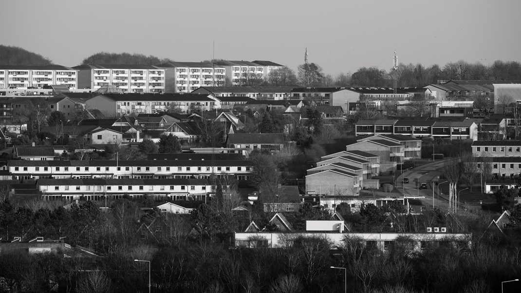 Et politisk flertal vil indføre et loft over, hvor meget lejen kan stige i cirka 160.000 lejemål, der er reguleret efter nettoprisindekset. 