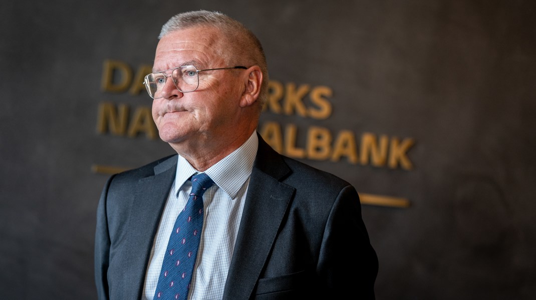 Nationalbanken vil have politikerne til at lave en hård finanspolitisk opbremsning for at dæmpe inflationen. Urealistisk og forkert timing, lyder reaktionen på Christiansborg. 