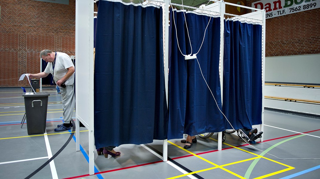 Flere partier erkender, at det er blevet langt sværere at rekruttere frivillige til at hjælpe på demokratiets festdag.