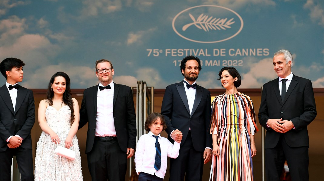 På Cannes Festivalen vandt Zar Amir Ebrahimi prisen for bedste kvindelige skuespiller for hendes rolle som journalisten i filmen 'Holy Spider'. Filmen er skrevet af Ali Abbasi i samarbejde med Afshin Kamran Bahrami, og den er produceret af Jacob Jarek for Profile Pictures. 