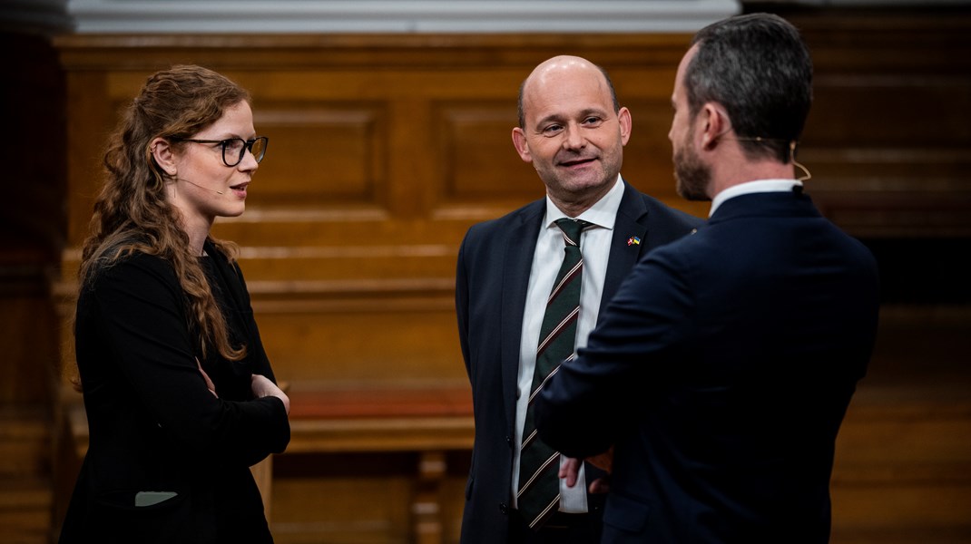 I krisetider, skal vi tale mere sammen, ikke mindre. Vi skal rundt i hele landet og lytte til hinanden, drøfte vigtige emner og sammen finde en vej gennem kriserne, skriver Isabella Arendt.