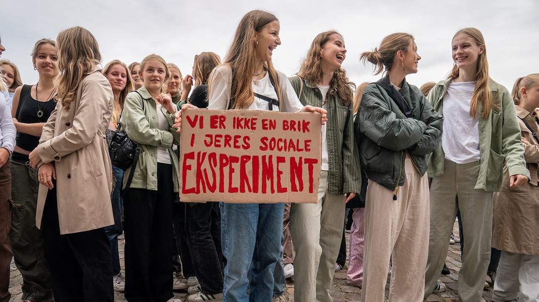 I juni 2022 demonstrerede unge mod aftalen om fordelingen af gymnasieelever. Men den integrerede skole kan faktisk styrke læring og dannelse for alle elever, skriver tre aktører. 