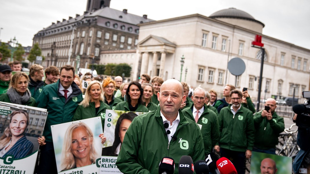 Ny måling: Papes popularitetsnedtur har bidt sig fast