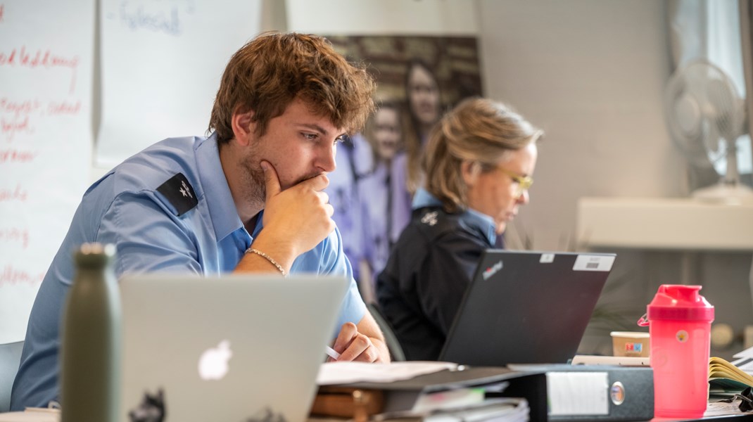 Ny pop-up skole skal lokke flere til at blive fængselsbetjent: “Det er en helt anden verden, end hvad man får fortalt udadtil” 