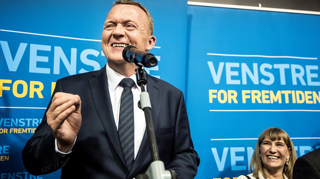 Lars Løkke til Venstres valgfest i 2015. Erik Holstein fortæller historien om Løkke som politisk kamæleon i podcasten Ajour.