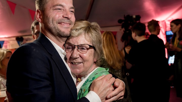 Marianne Jelved (R) og daværende politisk leder, Morten Østergaard (R), ved Radikales valgaften i 2019.