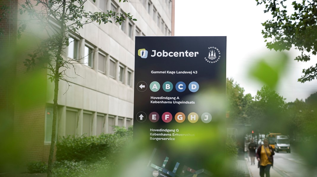 Tre ud af fire af de borgere, vi møder i landets jobcentre, har andre udfordringer end ledighed at tumle med, skriver Peter Rahbæk Juel.