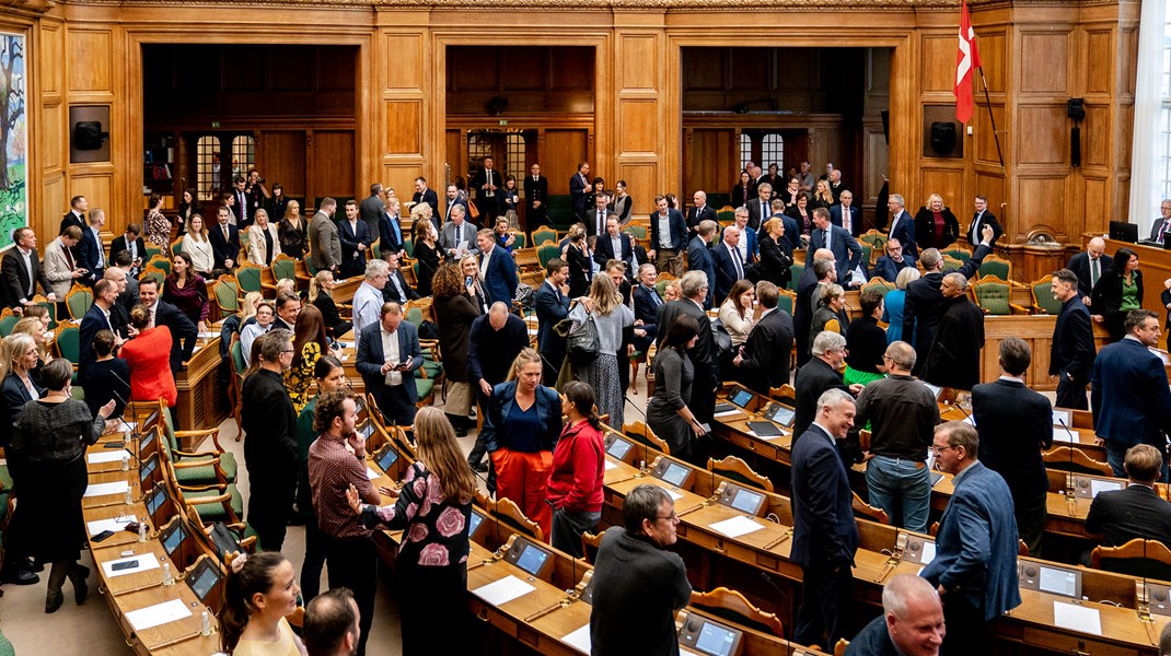 Første møde i Folketingssalen efter valget fandt sted tirsdag 15. november 2022.