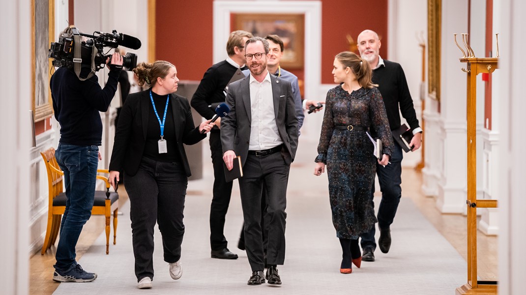 Jakob Ellemann-Jensen (V) står over for et meget svært valg, der kan blive afgørende for både Venstre og hans eget formandskab, siger Erik Holstein i podcasten Ajour. Torsdag var Ellemann-Jensen i Statsministeriet, mens han i weekenden skal til landsmøde i Venstre.