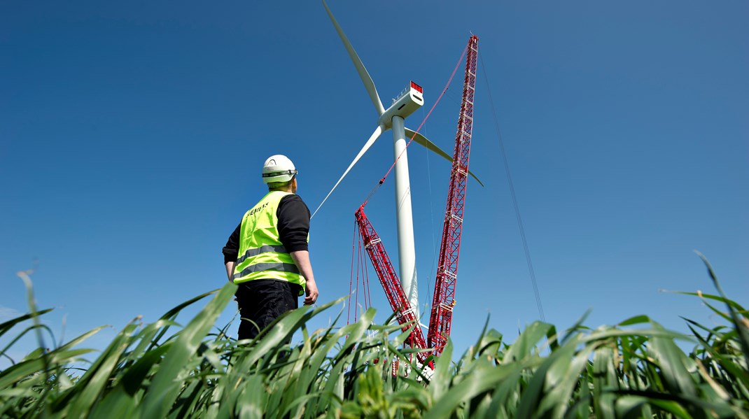 En ny regering skal hurtigst muligt samle aftalepartierne fra juni 2022 og få besluttet hvilke lokale gevinster og statslige lempelser, der hører med til at være nabo til store energianlæg, skriver Laila Kildesgaard.