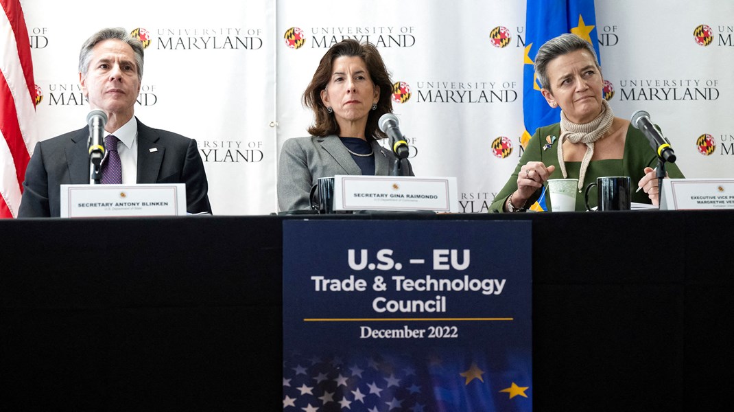 Mandag mødtes EU-Kommissionens næstformand, Margrethe Vestager (t.h.), med USA's handelsminister, Gina Raimondo, og udenrigsminister Antony Blinken på University of Maryland nær Washington, D.C.