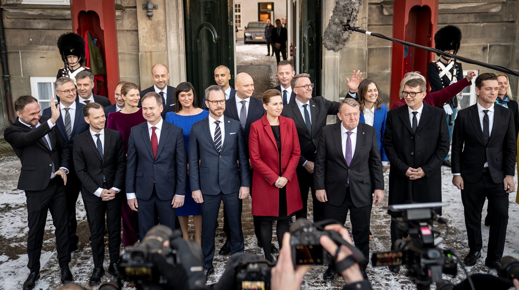 “Vi repræsenterer danskerne som de er flest, det er derfor vi ser sådan ud,” sagde Mette Frederiksen, da hun præsenterede sin nye regering foran Amalienborg. Men kun omkring otte ud af de 23 ministre i den nye SVM-regering er kvinder.