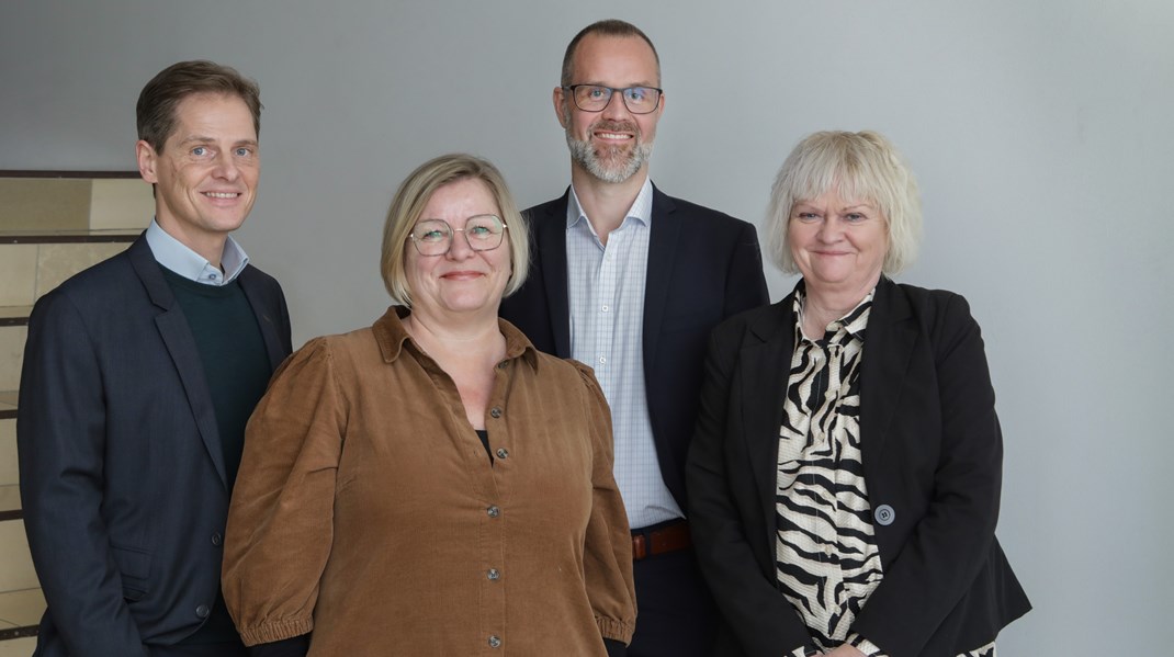 Slagelse Kommunes tre nye direktører fra venstre mod højre: Jesper Schlüter, Margrethe Kusk Pedersen og Marianne Stentebjerg. Kommunaldirektør Anders Bjældager står bagerst.